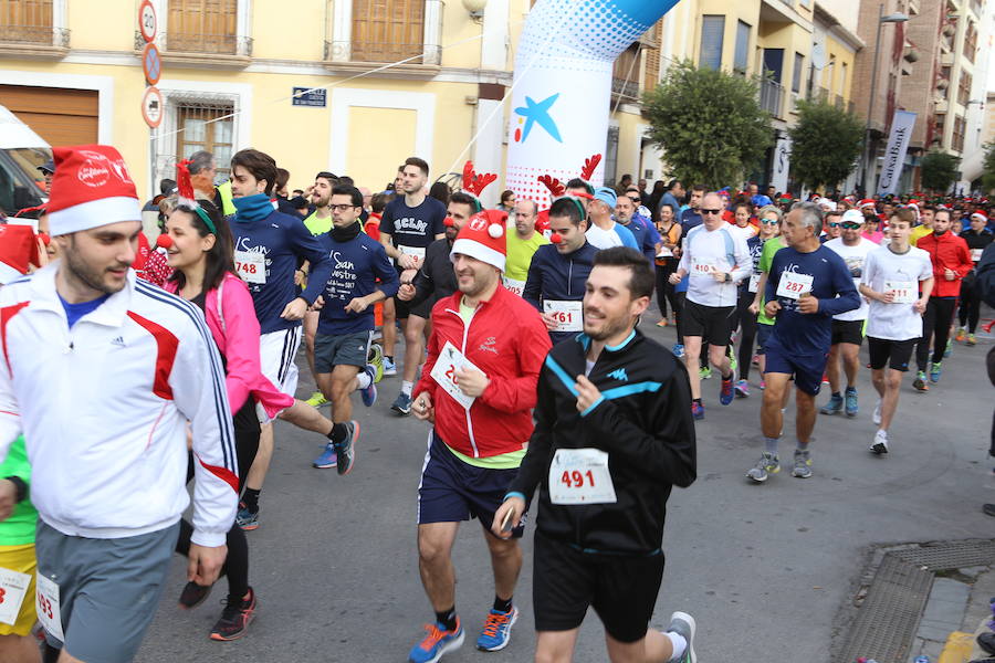 Cerca de mil corredores se han dado cita en la carrera que ha despedido el año en Lorca