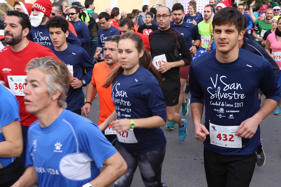 Cerca de mil corredores se han dado cita en la carrera que ha despedido el año en Lorca