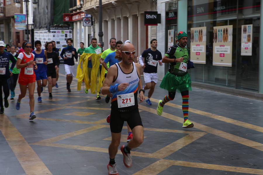 Cerca de mil corredores se han dado cita en la carrera que ha despedido el año en Lorca