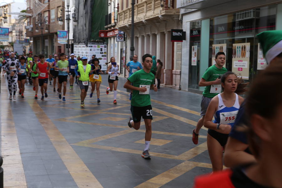 Cerca de mil corredores se han dado cita en la carrera que ha despedido el año en Lorca