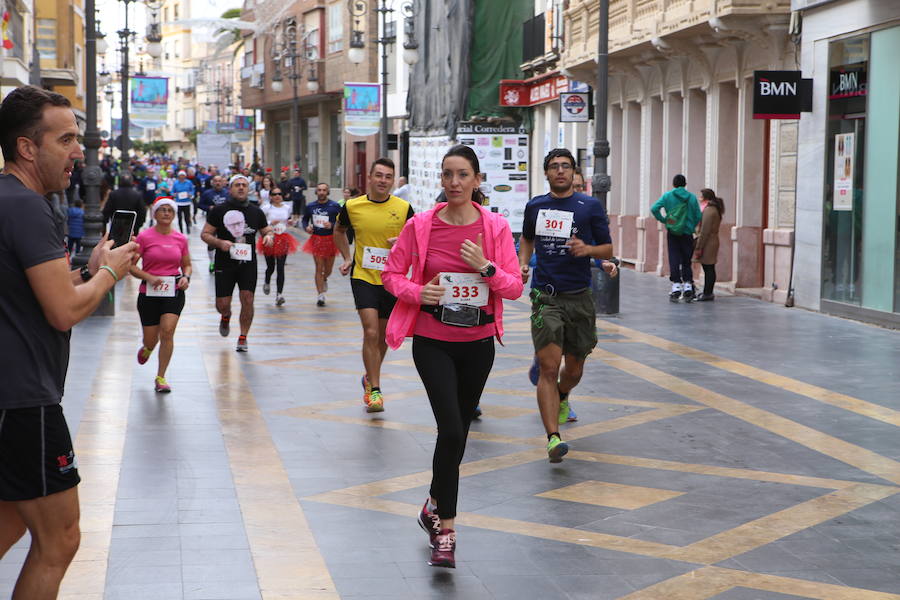 Cerca de mil corredores se han dado cita en la carrera que ha despedido el año en Lorca