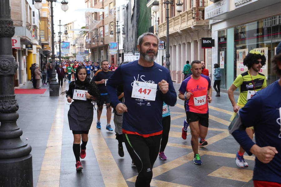 Cerca de mil corredores se han dado cita en la carrera que ha despedido el año en Lorca