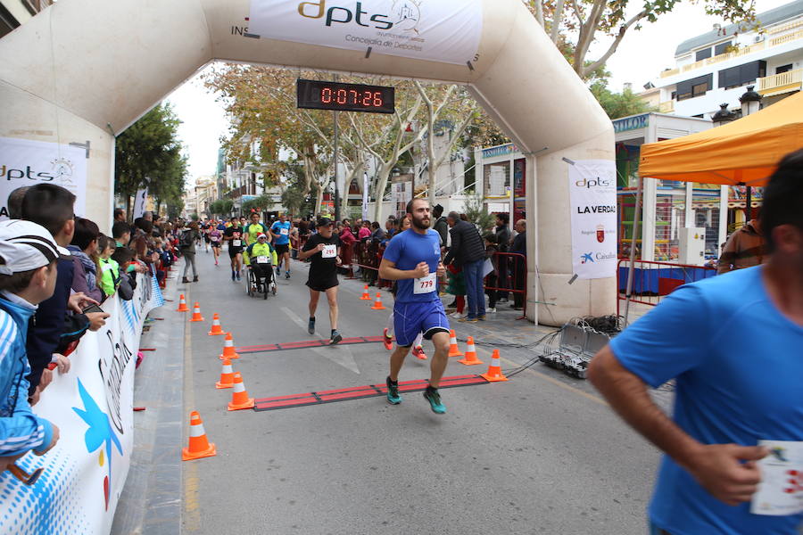 Cerca de mil corredores se han dado cita en la carrera que ha despedido el año en Lorca