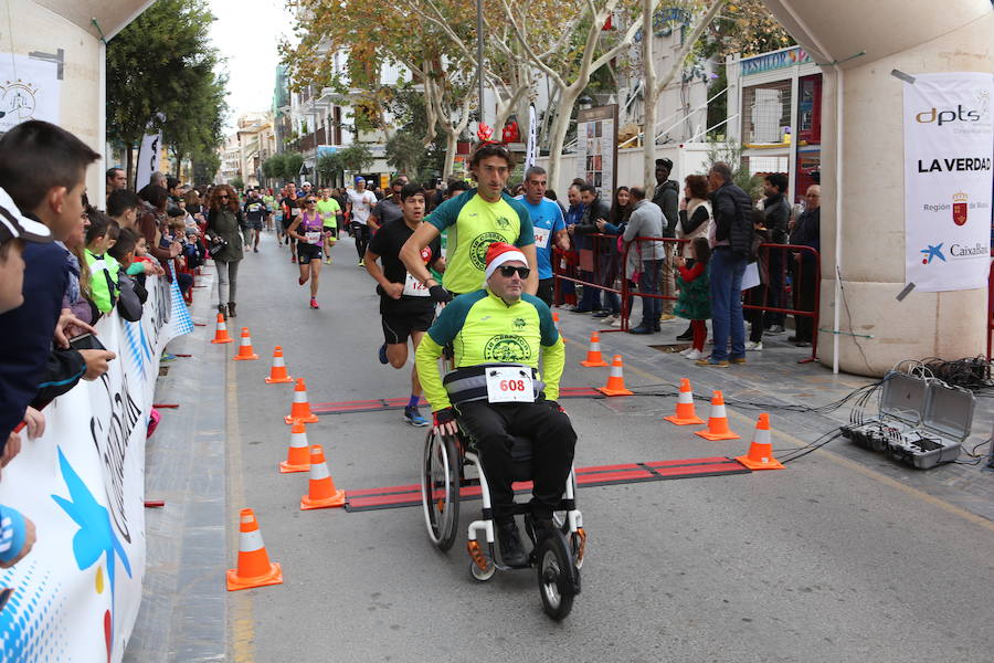 Cerca de mil corredores se han dado cita en la carrera que ha despedido el año en Lorca