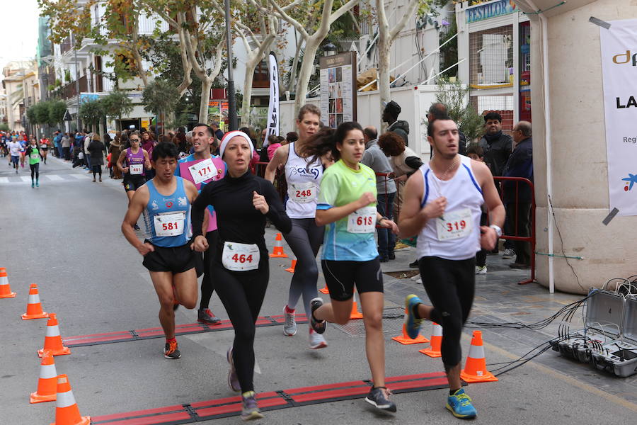 Cerca de mil corredores se han dado cita en la carrera que ha despedido el año en Lorca