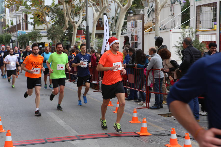 Cerca de mil corredores se han dado cita en la carrera que ha despedido el año en Lorca