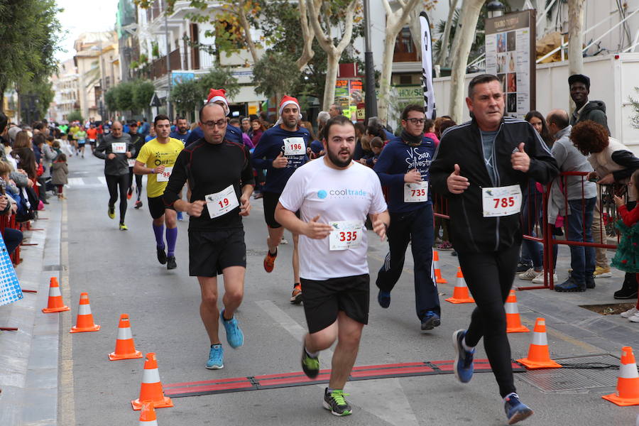 Cerca de mil corredores se han dado cita en la carrera que ha despedido el año en Lorca