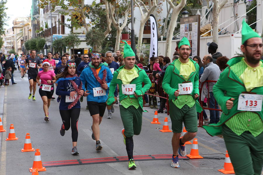 Cerca de mil corredores se han dado cita en la carrera que ha despedido el año en Lorca