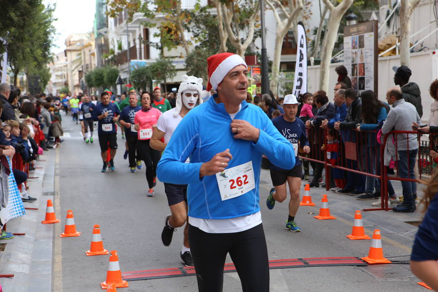 Cerca de mil corredores se han dado cita en la carrera que ha despedido el año en Lorca