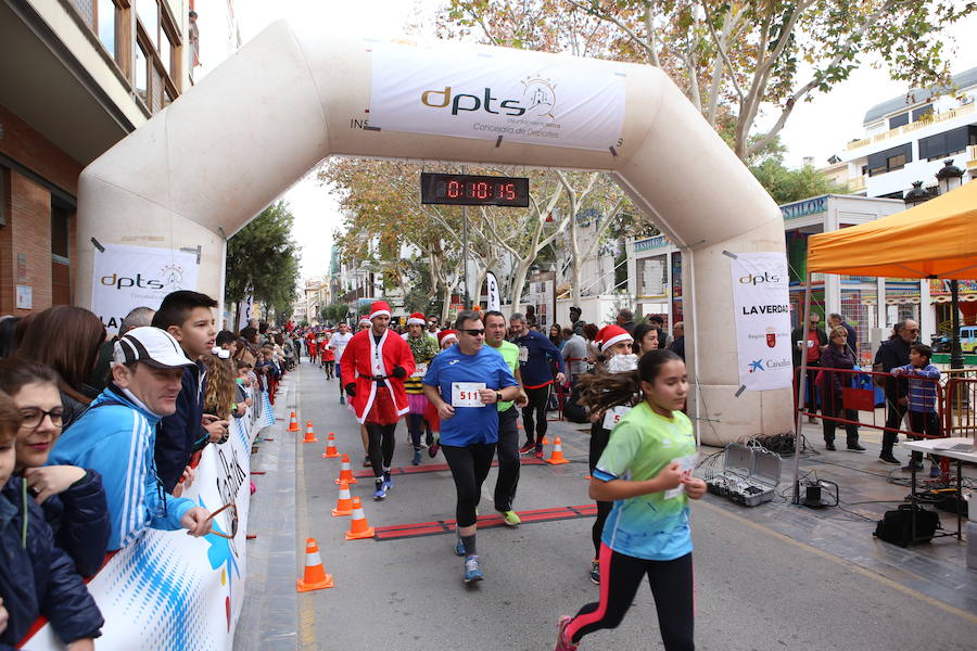 Cerca de mil corredores se han dado cita en la carrera que ha despedido el año en Lorca