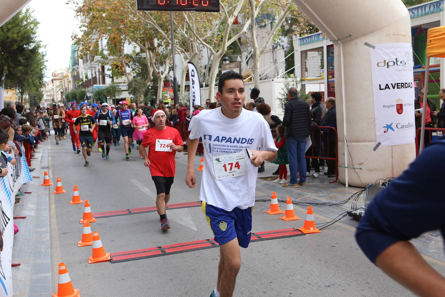 Cerca de mil corredores se han dado cita en la carrera que ha despedido el año en Lorca