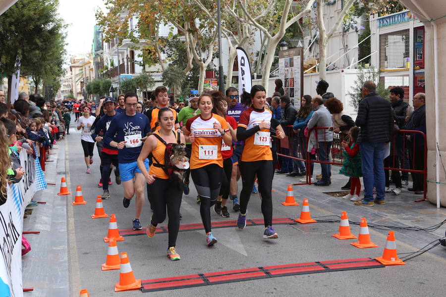 Cerca de mil corredores se han dado cita en la carrera que ha despedido el año en Lorca