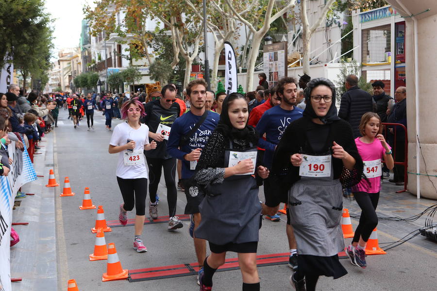 Cerca de mil corredores se han dado cita en la carrera que ha despedido el año en Lorca