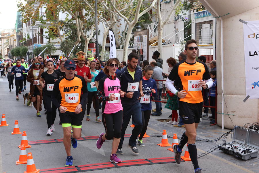 Cerca de mil corredores se han dado cita en la carrera que ha despedido el año en Lorca