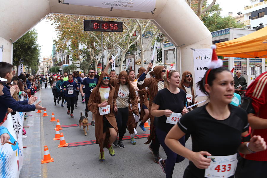 Cerca de mil corredores se han dado cita en la carrera que ha despedido el año en Lorca