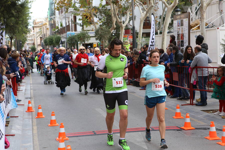 Cerca de mil corredores se han dado cita en la carrera que ha despedido el año en Lorca