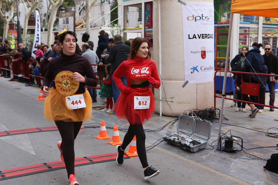 Cerca de mil corredores se han dado cita en la carrera que ha despedido el año en Lorca