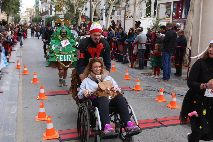 Cerca de mil corredores se han dado cita en la carrera que ha despedido el año en Lorca