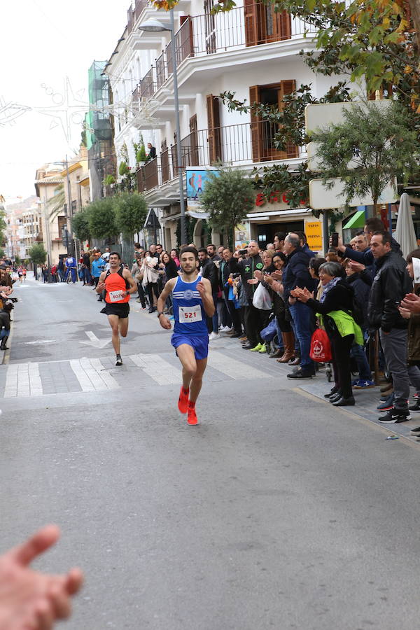 Cerca de mil corredores se han dado cita en la carrera que ha despedido el año en Lorca