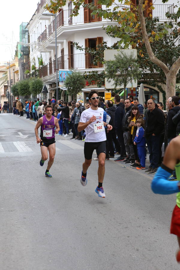 Cerca de mil corredores se han dado cita en la carrera que ha despedido el año en Lorca