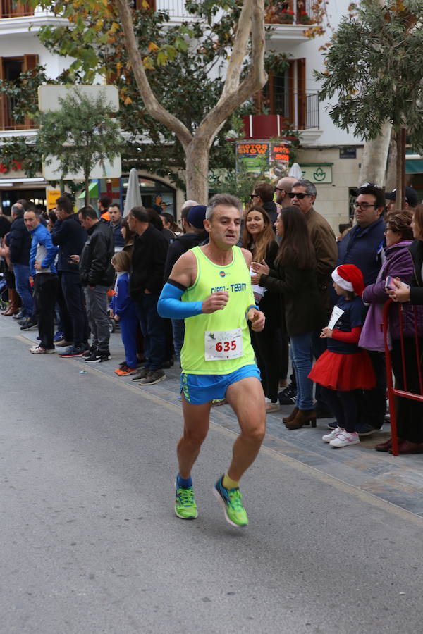 Cerca de mil corredores se han dado cita en la carrera que ha despedido el año en Lorca