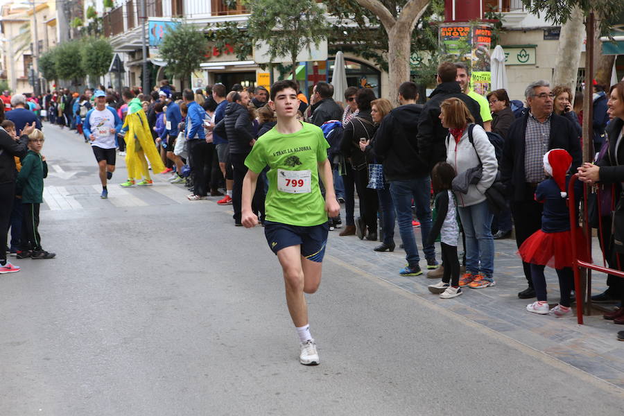 Miles de corredores han despedido el año corriendo por las calles de Lorca