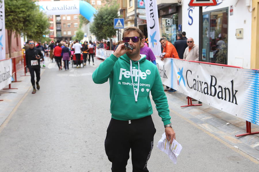 Miles de corredores han despedido el año corriendo por las calles de Lorca