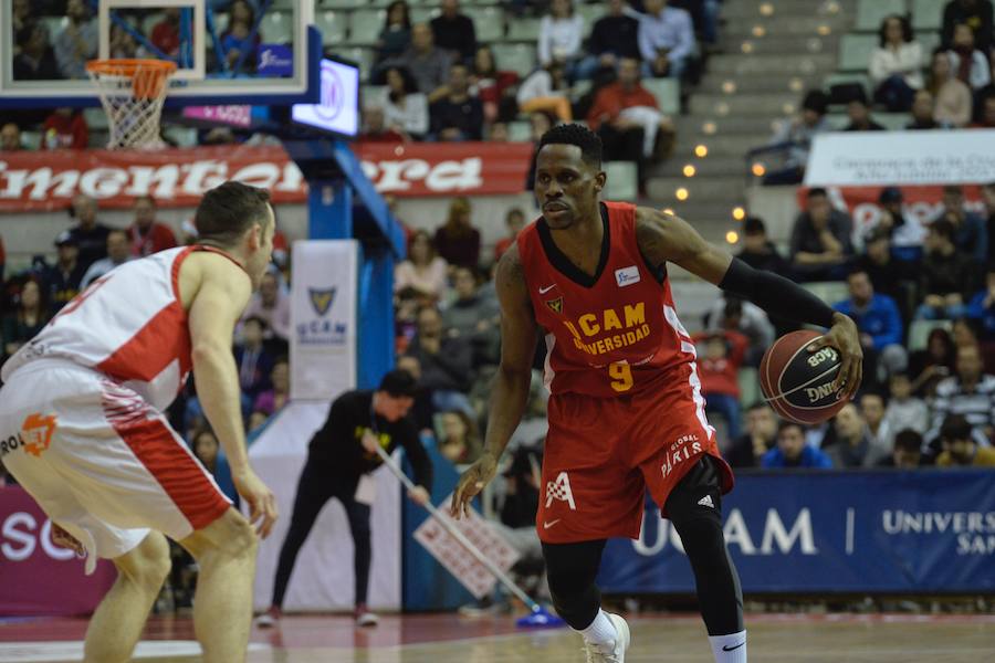 El UCAM ahoga a un Baskonia al que no dejó anotar en los últimos cinco minutos del partido