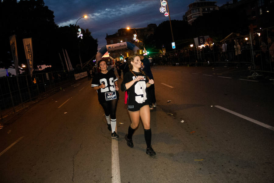 Repasa las imágenes del final de la carrera que ha inuntado las calles de Murcia el día de Nochevieja