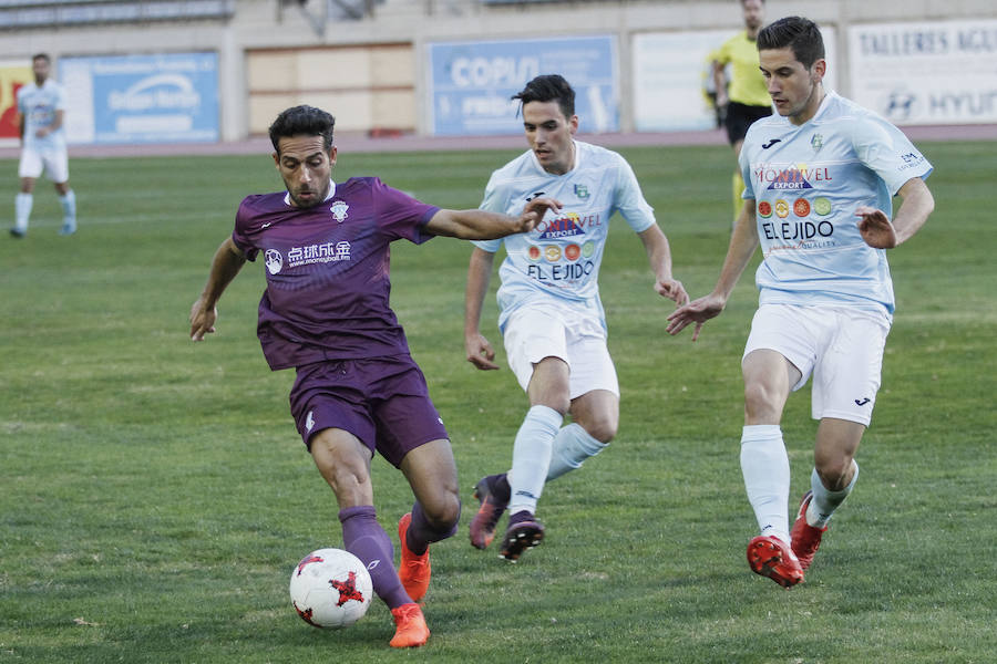 El equipo de Pato rompe su racha de imbatibilidad y, tras encajar cinco goles, sigue sumido en los puestos de descenso