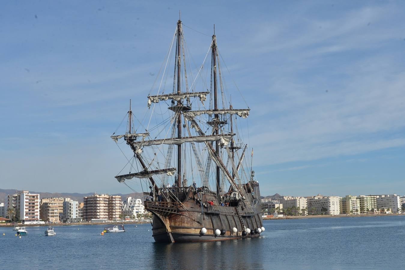 El 'Andalucía, que se encuentra atracado en el puerto pesquero de Águilas desde el pasado martes, puede visitarse hasta el próximo domingo.