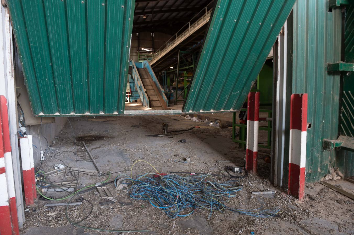 El Gobierno valenciano estudia aportar 1,3 millones; en febrero se retomarán los trabajos desmantelando una balsa de lixiviados