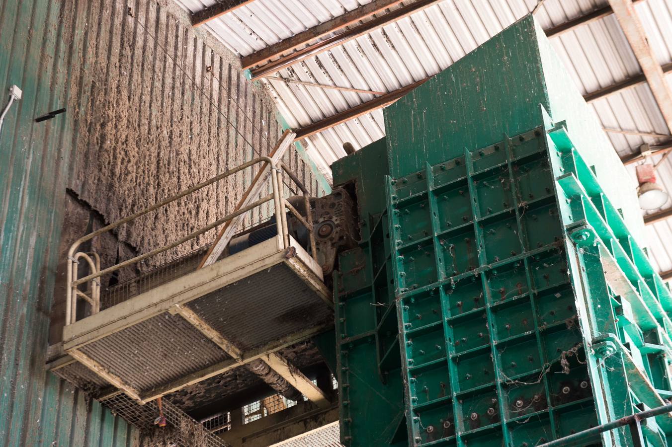 El Gobierno valenciano estudia aportar 1,3 millones; en febrero se retomarán los trabajos desmantelando una balsa de lixiviados