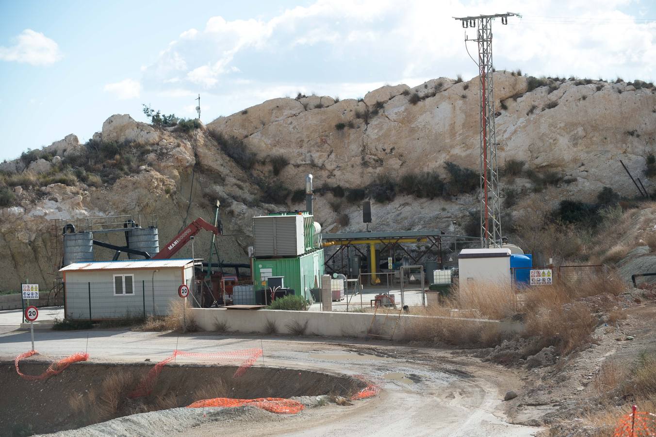 El Gobierno valenciano estudia aportar 1,3 millones; en febrero se retomarán los trabajos desmantelando una balsa de lixiviados