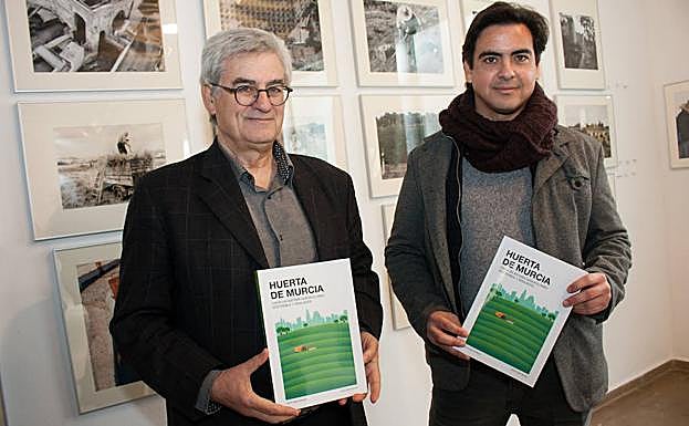 José María Egea Fernández y su hijo, José María Egea Sánchez, autores del libro.