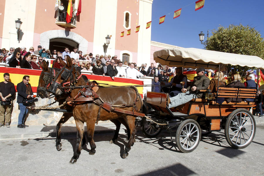 Perros, conejos, caballos y periquitos, entre otros, reciben la bendición por el día de San Antón en Cartagena. 