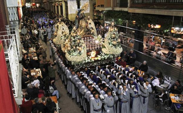 La procesión de las Promesas de la Santísima Virgen de la Piedad durante la Semana Santa del pasado año.