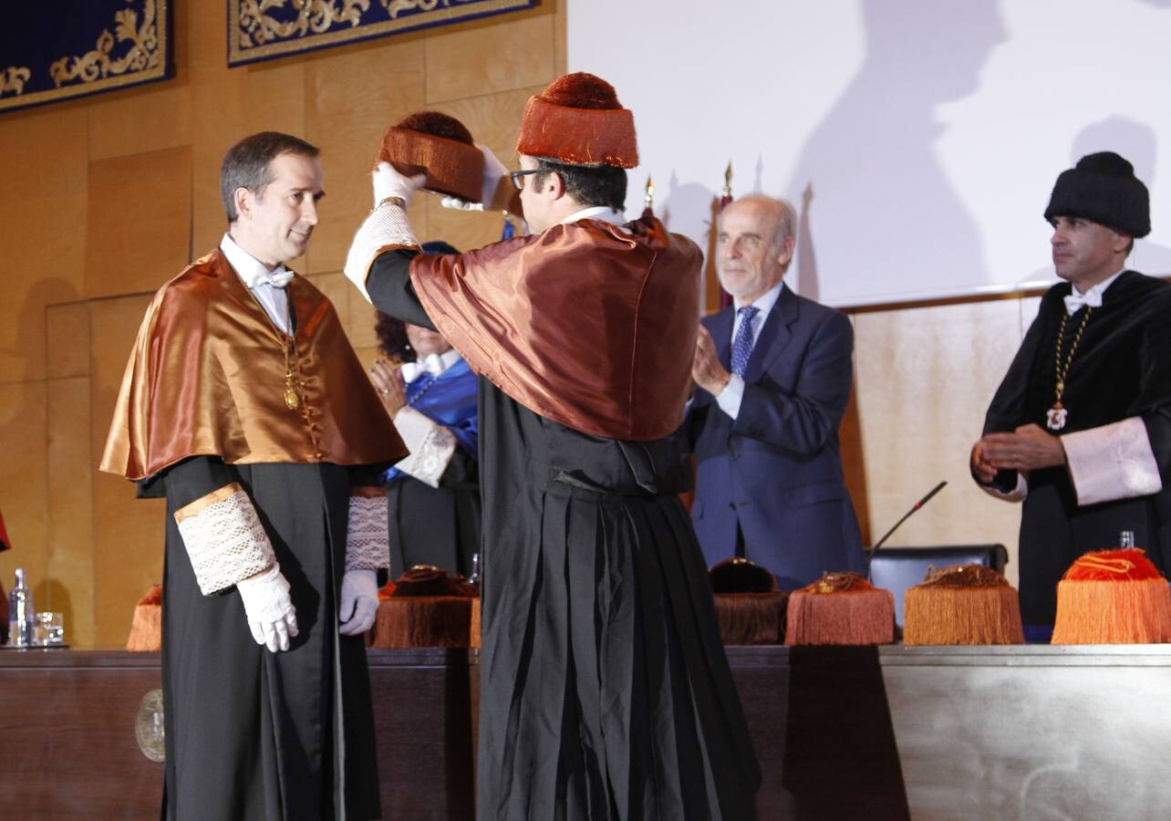 El profesor ha sido el encargado de dar la lección magistral durante el acto de Santo Tomás de Aquino