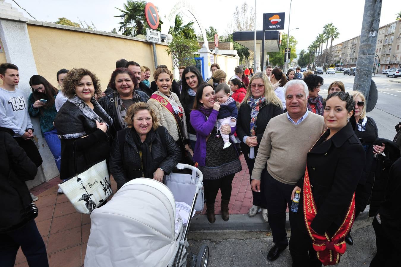 Las 20 aspirantes a Reina de la Huerta viajaron este jueves a Madrid para mostrar sus aptitudes y lucir sus trajes de gala en una convivencia