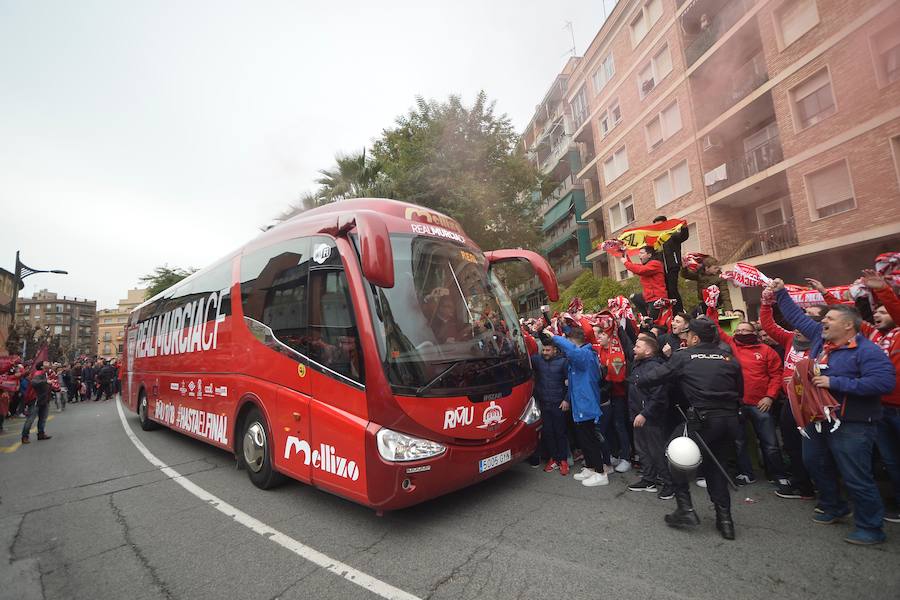 Repasa las imágenes que han dejado las aficiones en el derbi murciano entre el Real Murcia y el UCAM CF