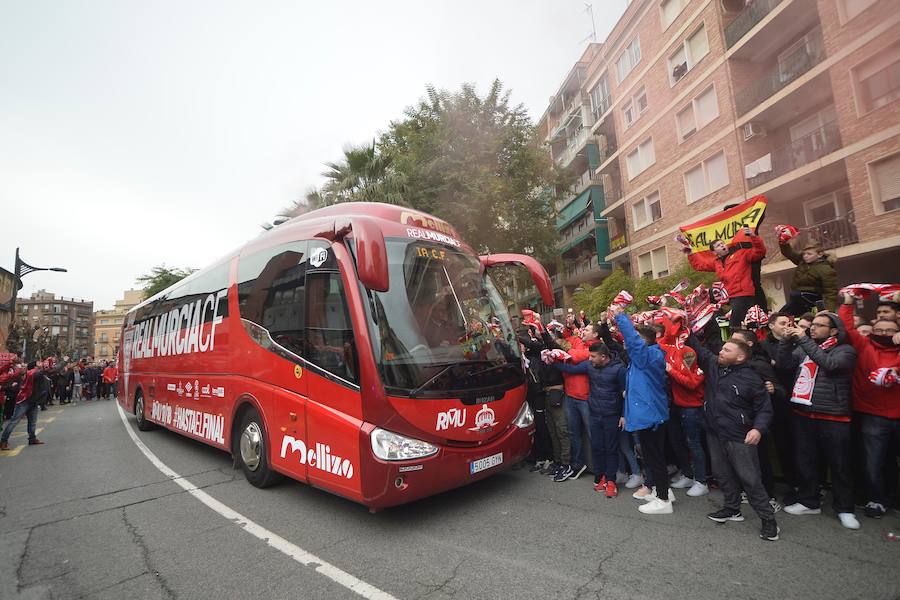 Repasa las imágenes que han dejado las aficiones en el derbi murciano entre el Real Murcia y el UCAM CF