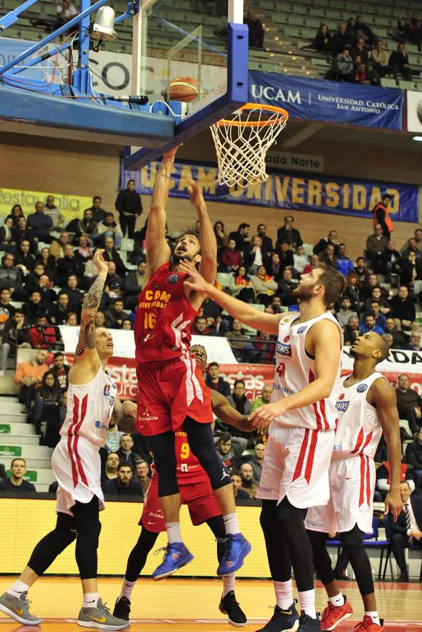 El equipo de Ibon Navarro jugó su peor partido de la temporada ante el Juventus de Utena lituano, que le controló a placer