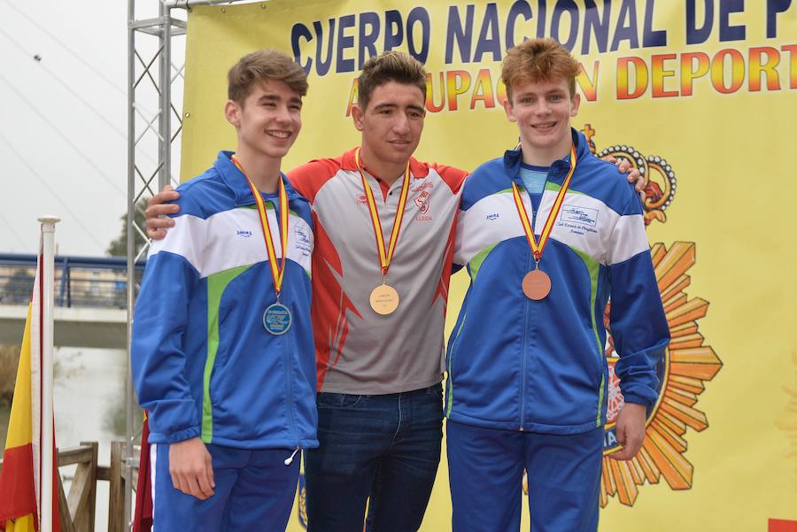 Más de 700 piragüistas participan en las carreras por el Segura