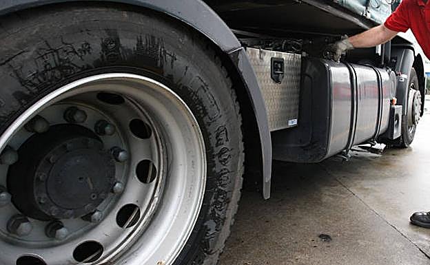 Una operación contra la falsificación de cursos de transportistas salpica a la Región