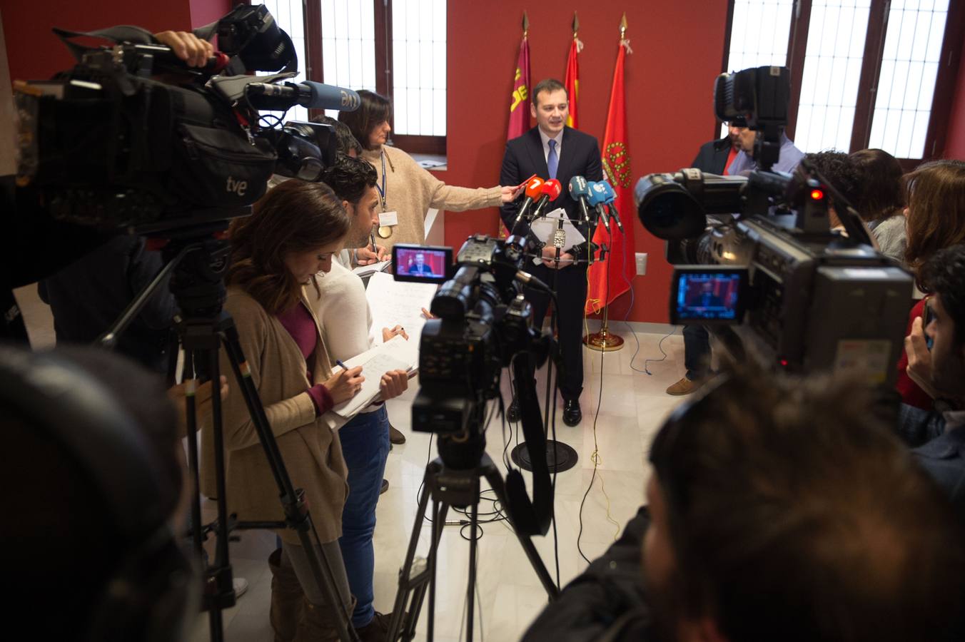 El alcalde de Murcia anuncia una remodelación de su equipo con la incorporación de Marco Antonio Fernández en la gestión de las pedanías y con novedades como el traspaso de Movilidad Urbana a Martínez-Oliva y las obras e infraestructuras a la actual portavoz del PP.