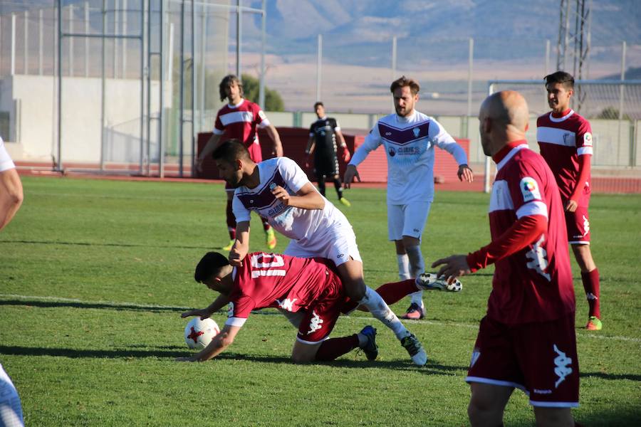 Un gol mal anulado a los locales evita la victoria de conjunto de Pato, que fue superior a su rival