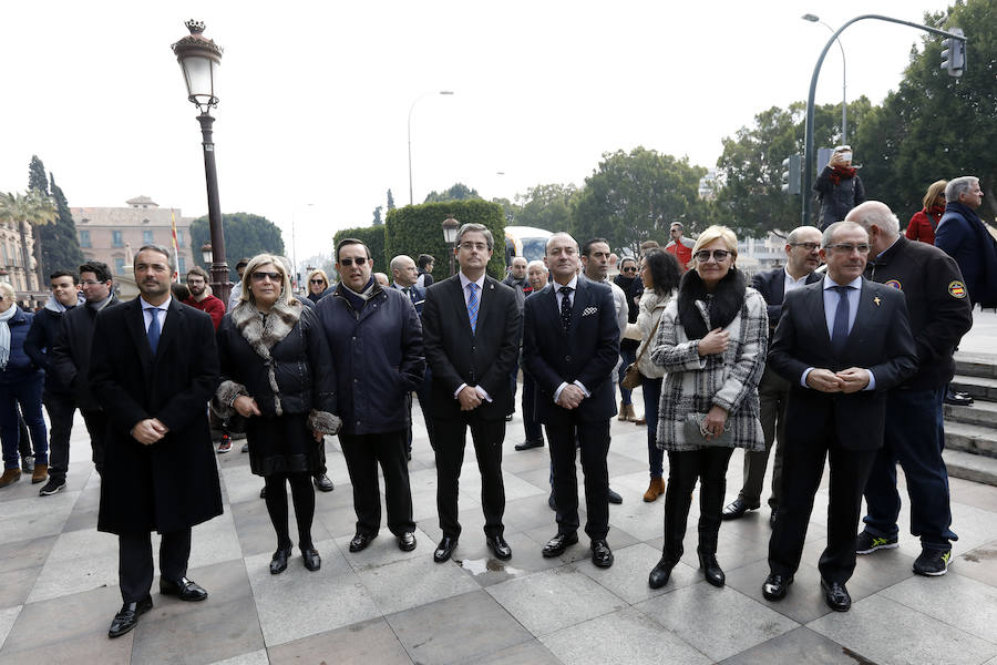 Las cofradías del Amparo, el Perdón y de Jesús protagonizan por las calles de la ciudad la tercera edición del 'Via Passionis'