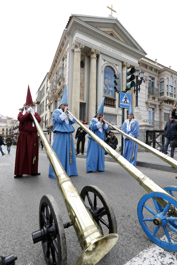 Las cofradías del Amparo, el Perdón y de Jesús protagonizan por las calles de la ciudad la tercera edición del 'Via Passionis'