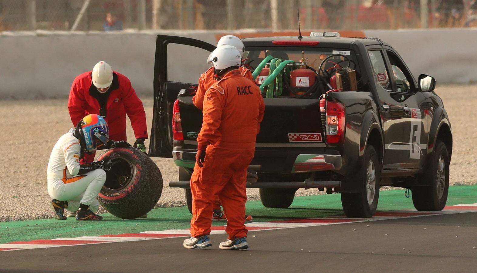 Fernando Alonso está probando su MCL33 en los primoers test de la temporada en el circuito de Montmeló.