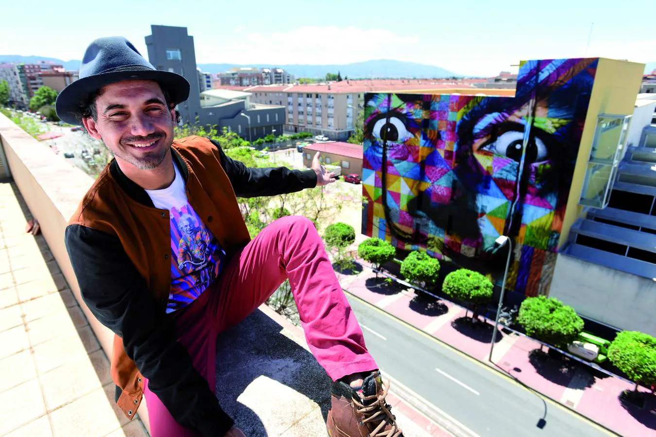 Murcia 01/05. Kobra. Grafitero brasileño pinta a Dalí en el Puertas de Castilla.